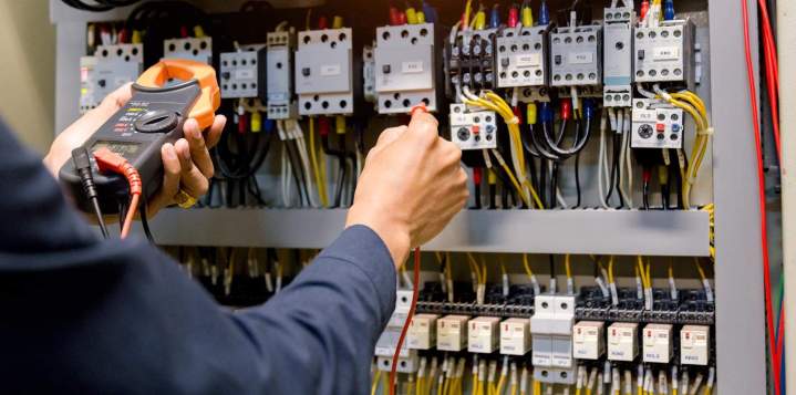 Installations électriques sécurisées et conformes aux normes actuelles